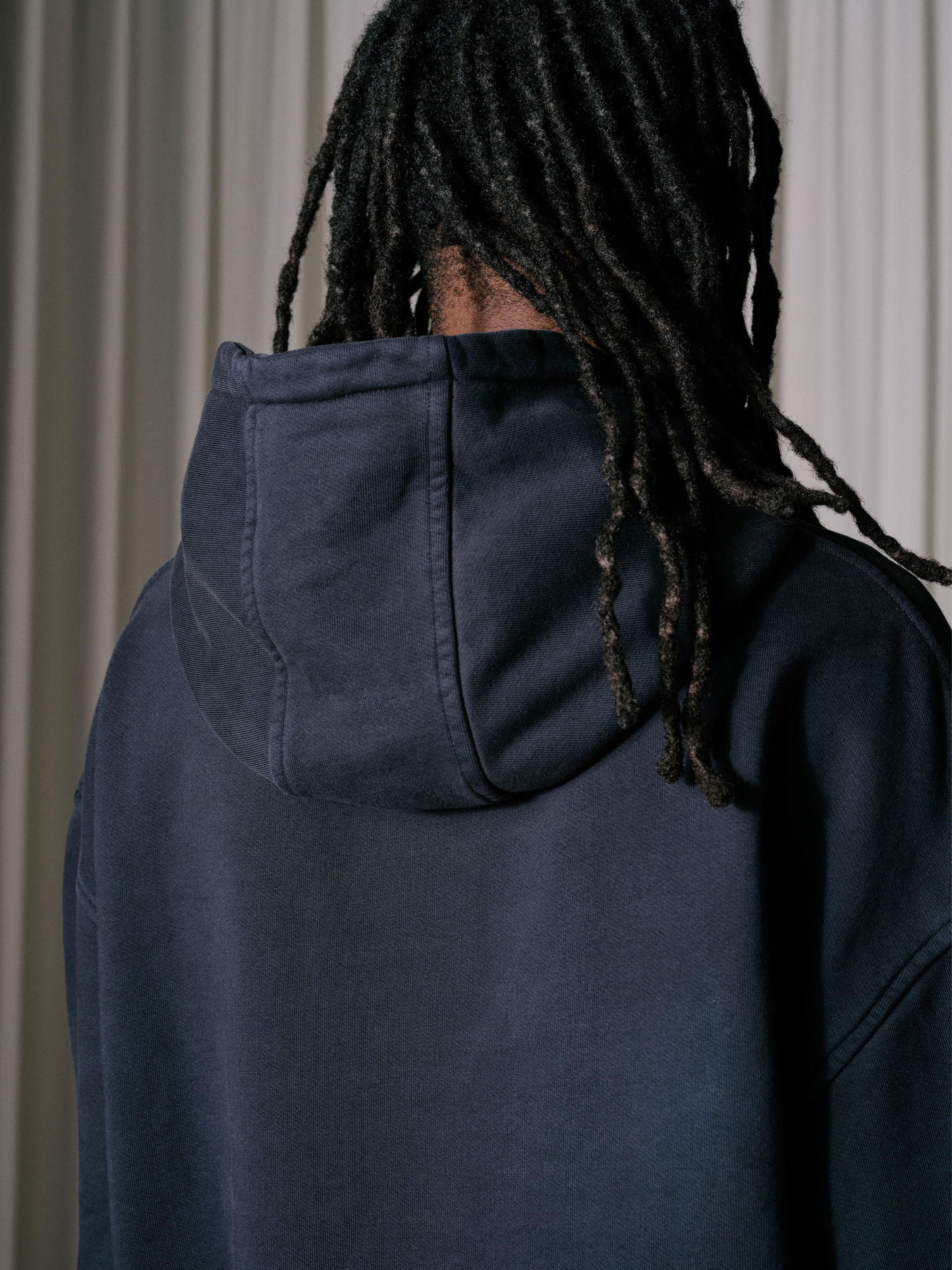 ST.TROPEZ YACHT CREST HOODIE